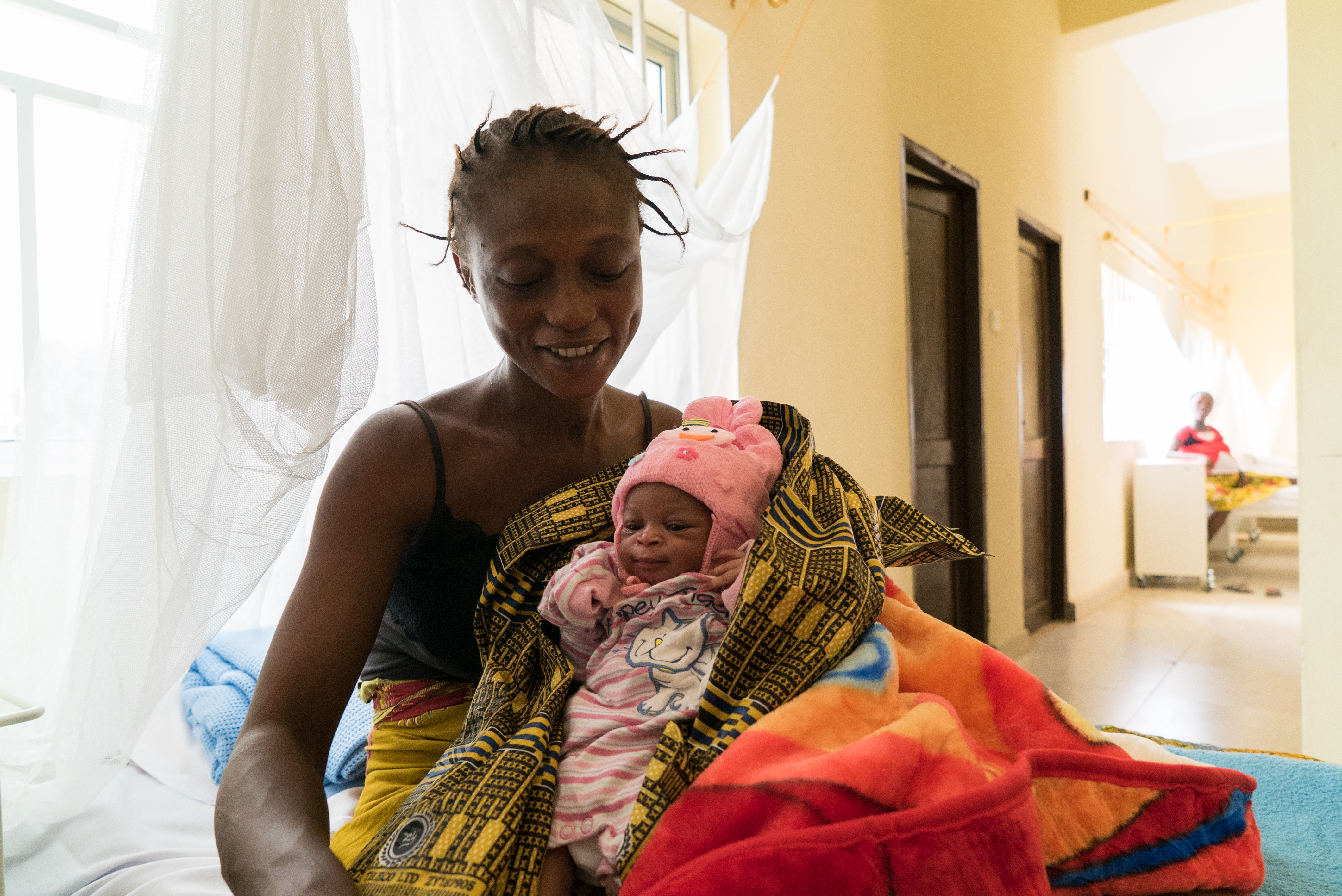 mamma con bimba appena nata - UNICEF
